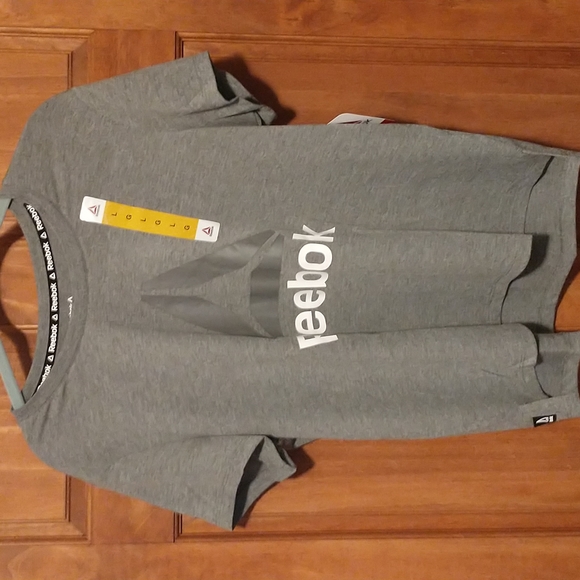 Reebok woman's size L short sleeve tagless tee shirt with multiple logos-NWT - Picture 13 of 13